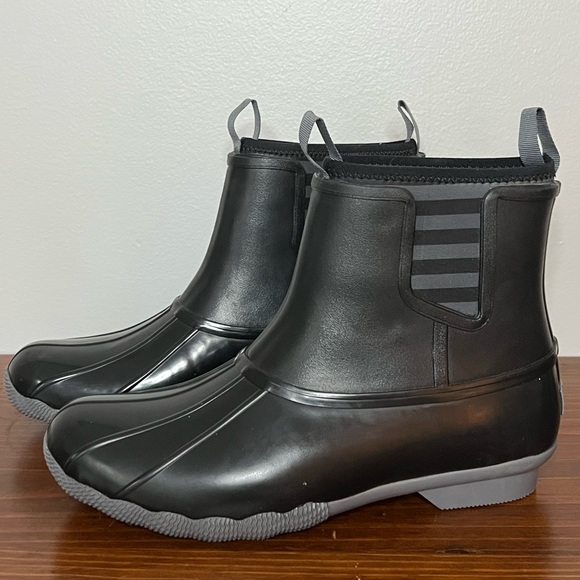 Women’s Sperry Rubber Boots with Neoprene Striped Side Panels.  Size 8.5 - Picture 2 of 4